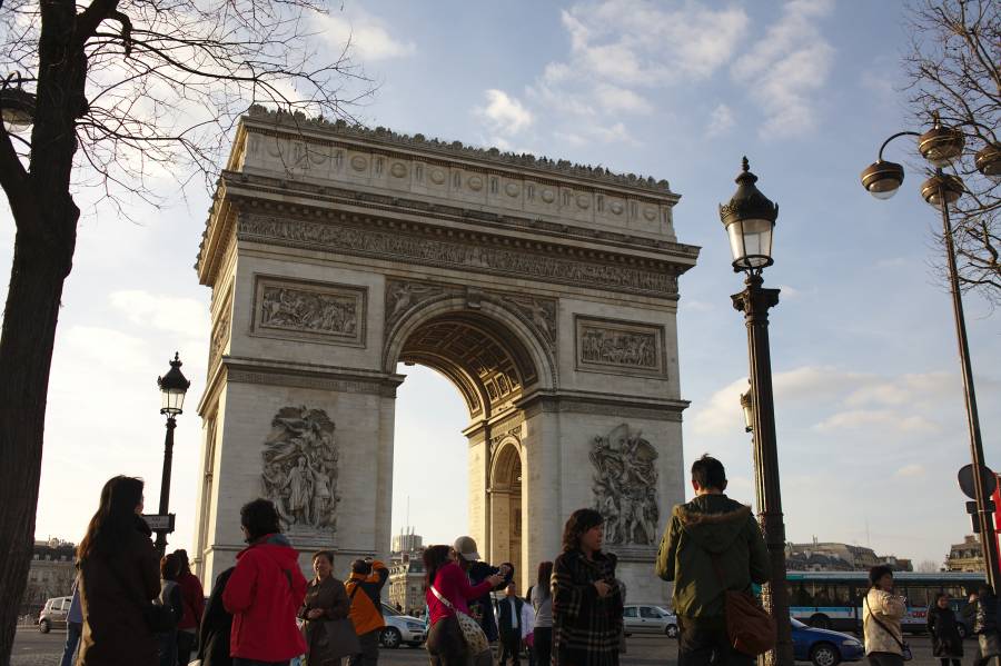 Arc de Triomphe (arch of win!)